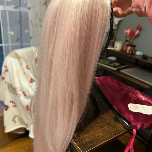 Chelsey Smith Crowns Royalty Luxe in Fairy Dust - Picture 4 of 5